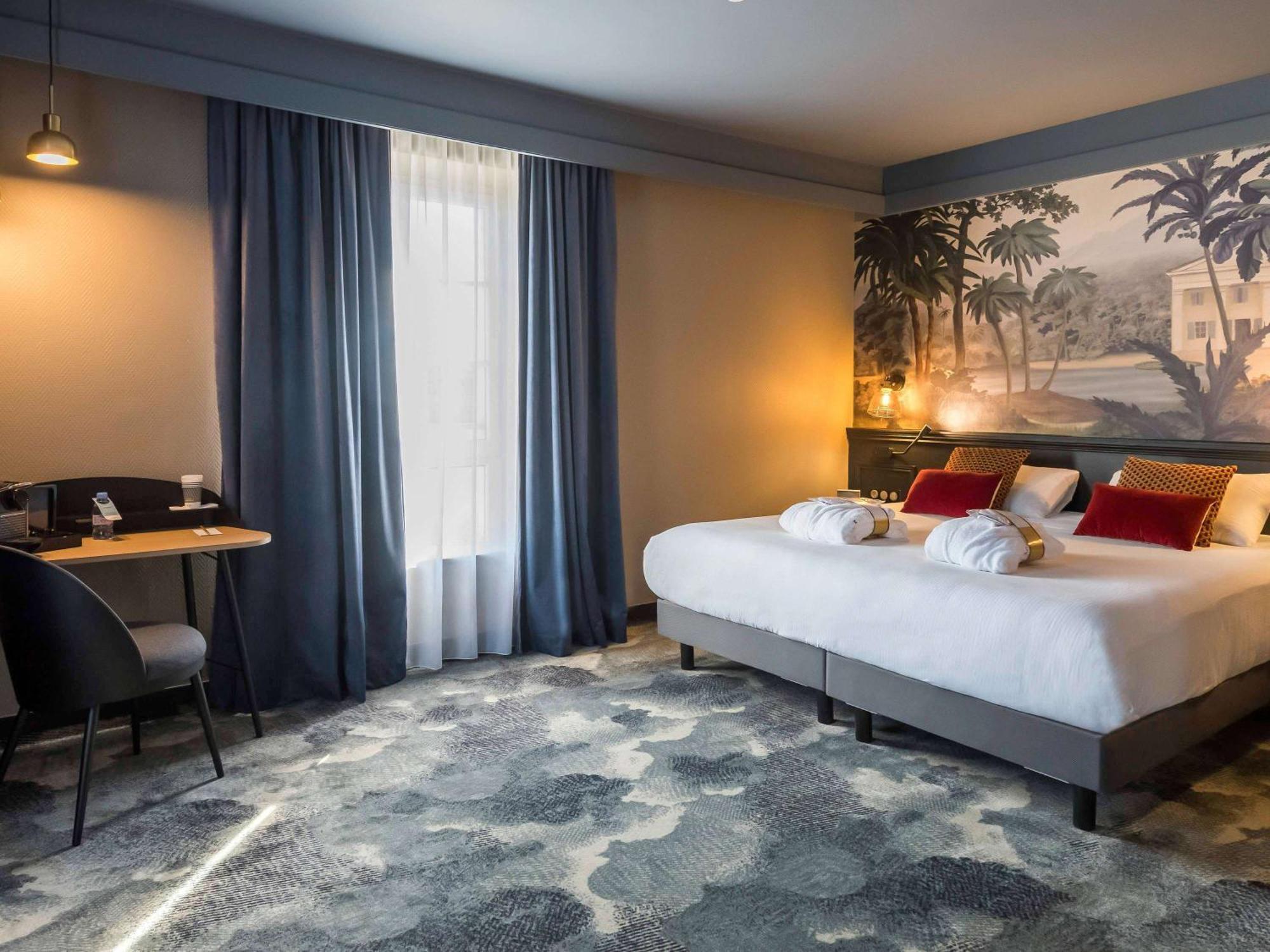 Hotel Mercure La Corderie Royale 4*
