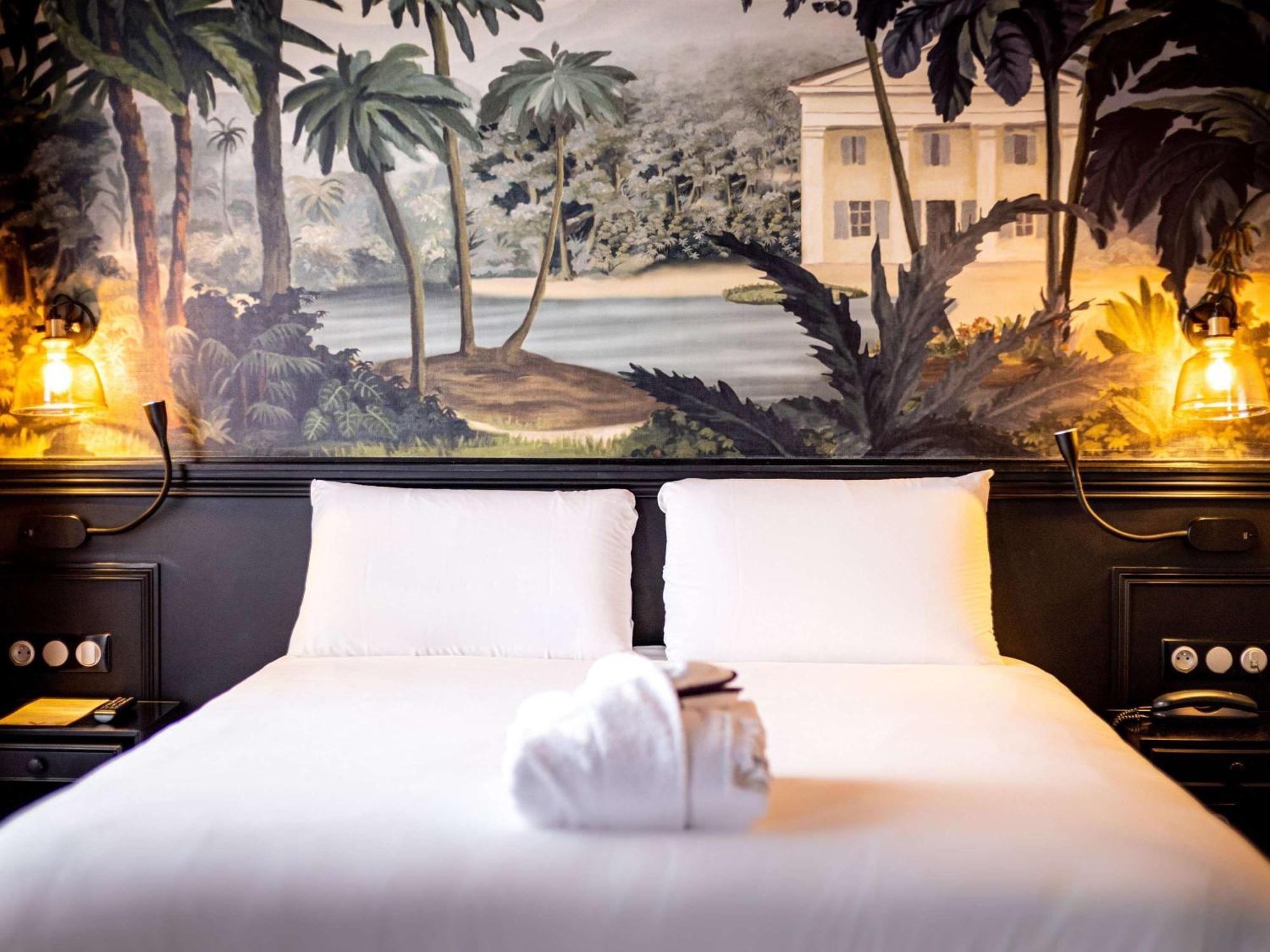 Hotel Mercure La Corderie Royale 4*