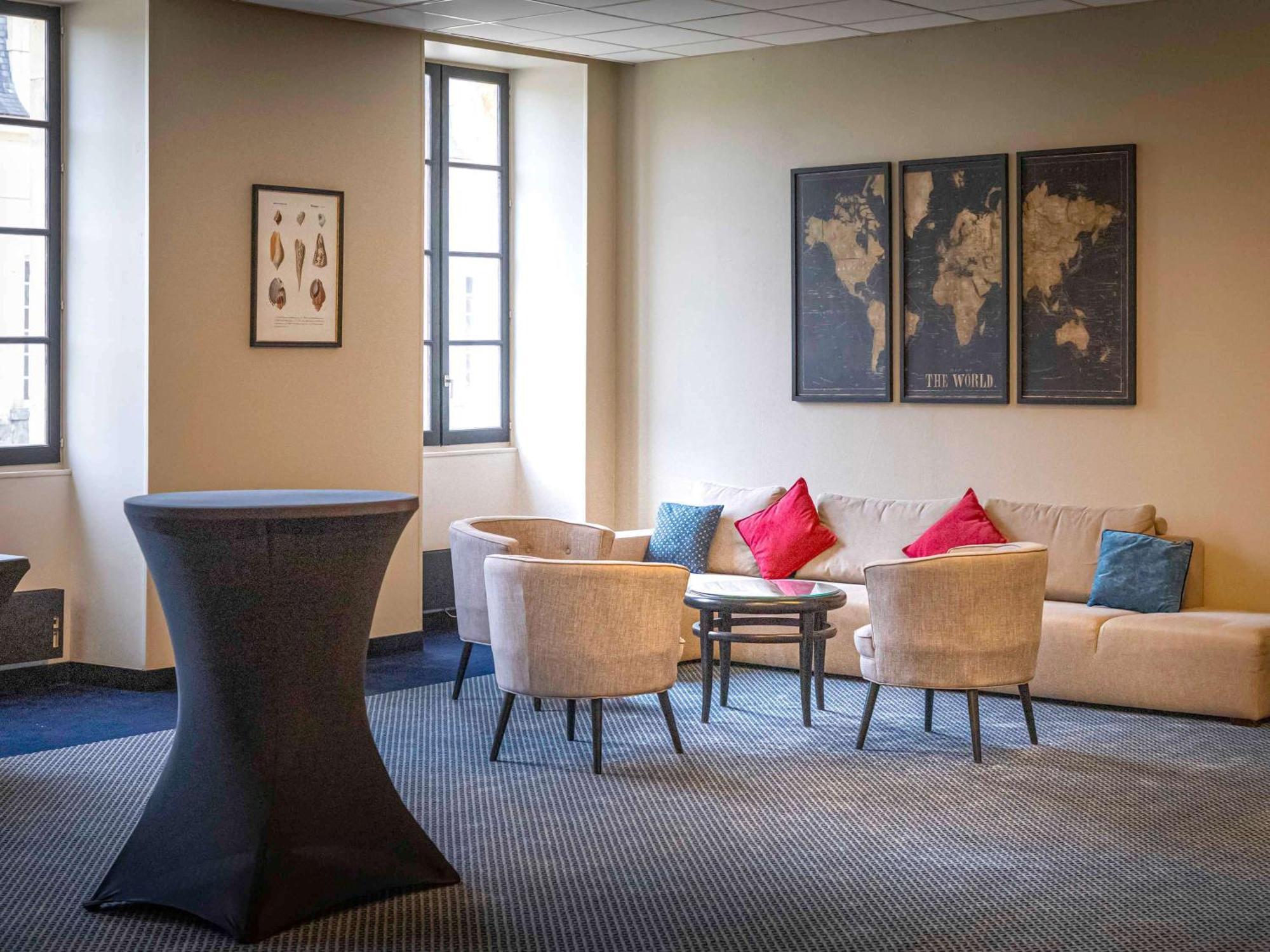 Mercure La Corderie Royale Hotel 4*